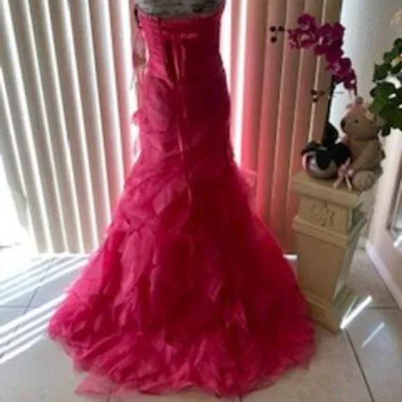 *Markdown* Stunning Hot Pink Organza Strapless Formal Evening Gown Size 8 - Picture 5 of 8